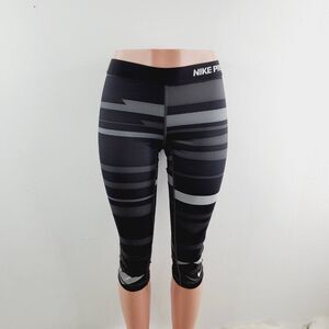 Nike Pro Womens Black White Striped Dri Fit Activewear Capri Pants Size Medium